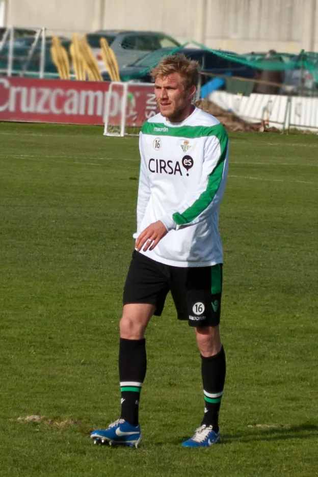 Damien Perquis à l'entraînement du Real Betis, maillot vert et blanc numéro 16, janvier 2013